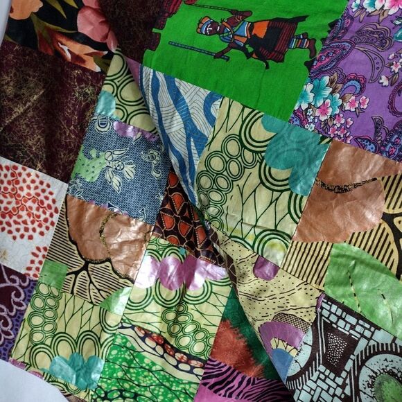 Queen size bedspread   - Picture 4 of 6